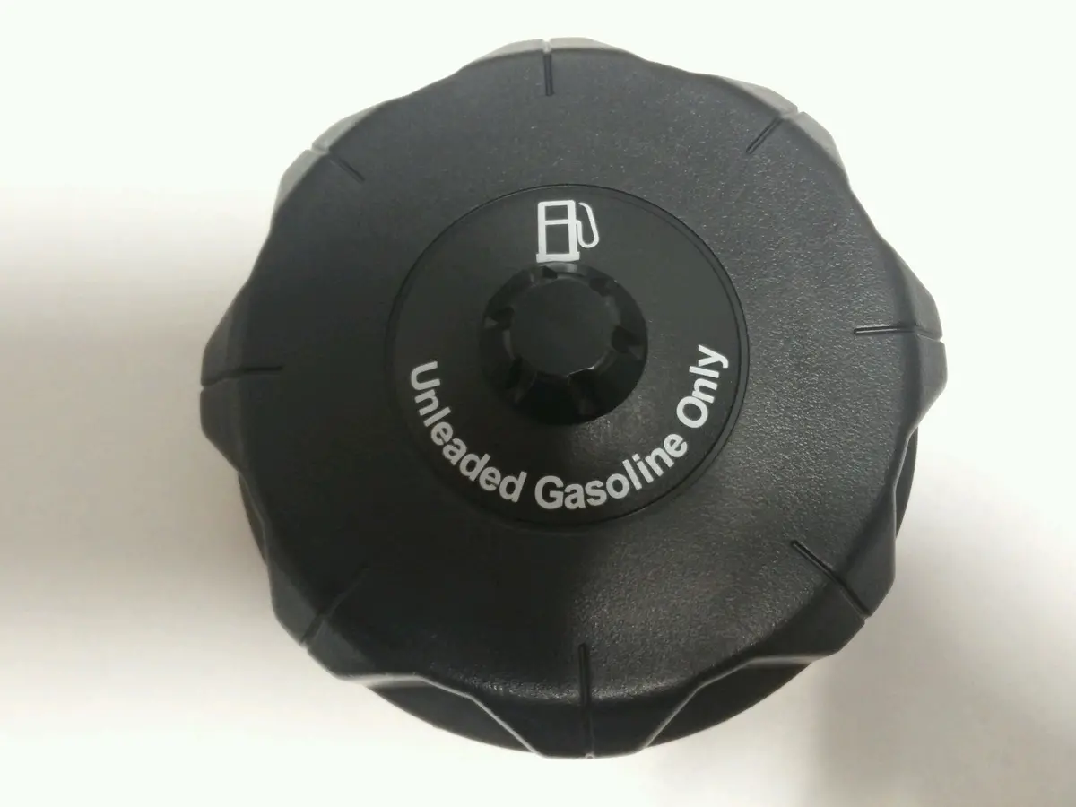 5101651 / 5022158 Fuel Cap Ferris / Snapper 1