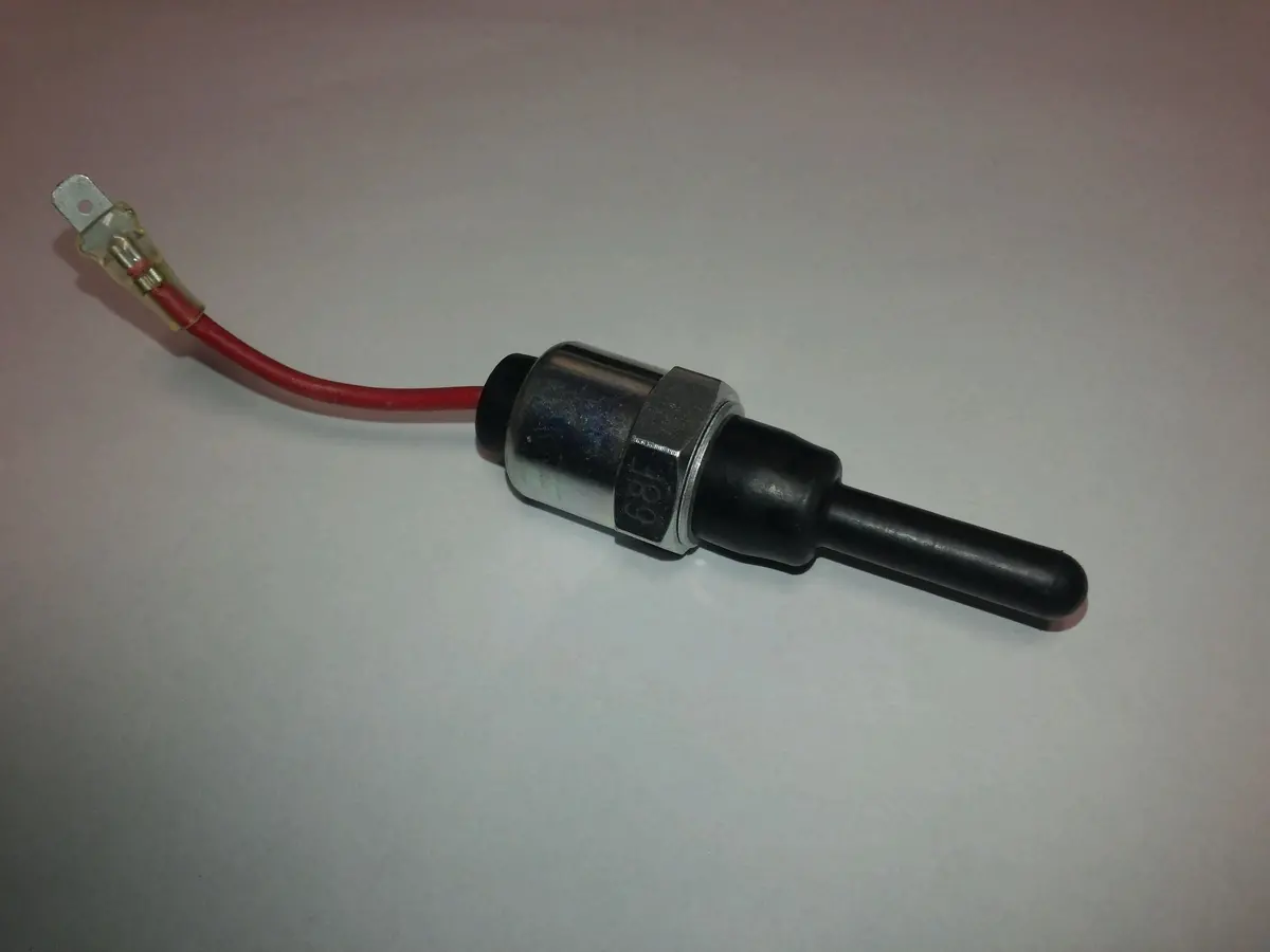 693495 Fuel Solenoid Briggs 1