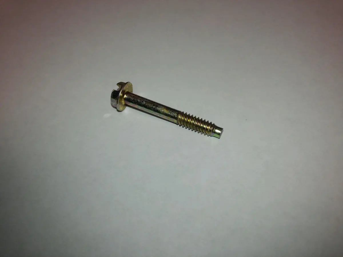690670 Screw, Air Cleaner Cover Briggs 1
