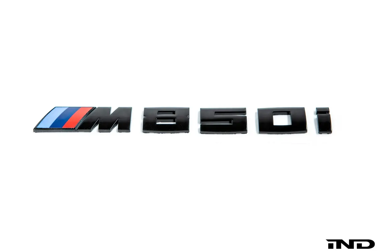 Ind G15 M850i Painted Trunk Emblem 1