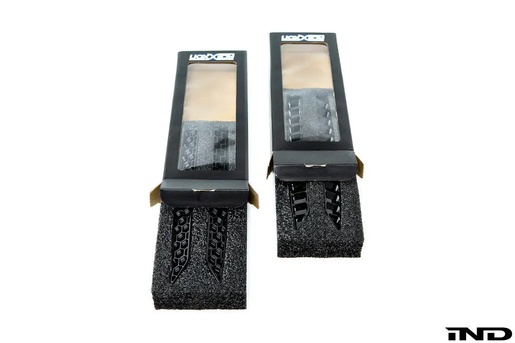 Acexxon G8x M3 / M4 Rear Reflector Insert Set - Honeycomb 1
