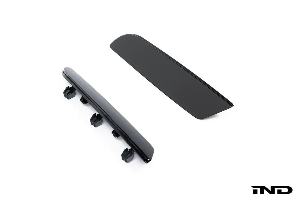 Ind U11 X1 M35i Painted Rear Reflector Set - Gloss Black 1