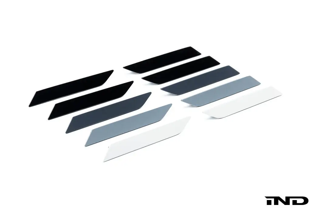 Ind G90 / G99 M5 Painted Rear Bumper Reflector Set 1