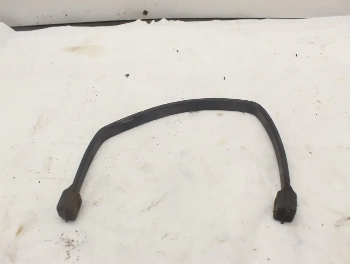 604785 Battery Hold Down Strap Grasshopper 3/Sh3-5/W4 1