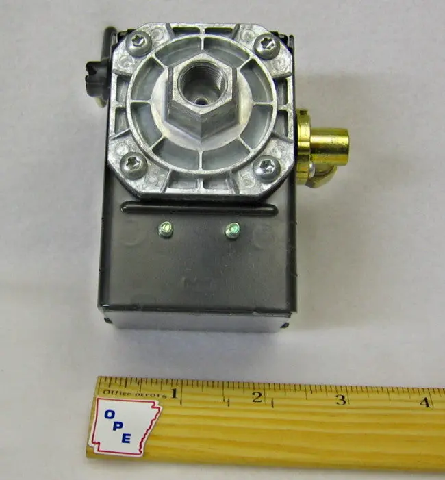 034-0025  Pressure Switch Sanborn 1