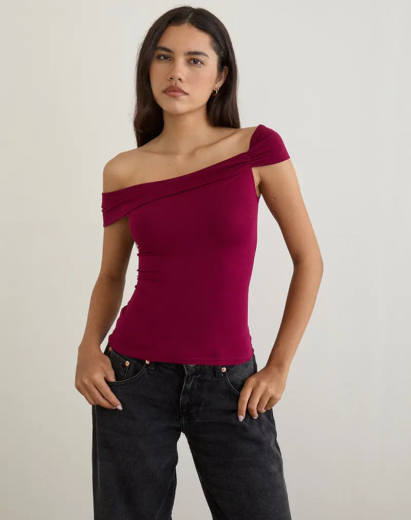 Cuthbe Off The Shoulder Twist Top In Burgundy 1