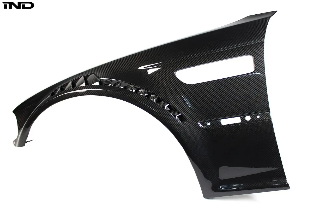 Karbonius E46 M3 Carbon Vented Fender Set 1
