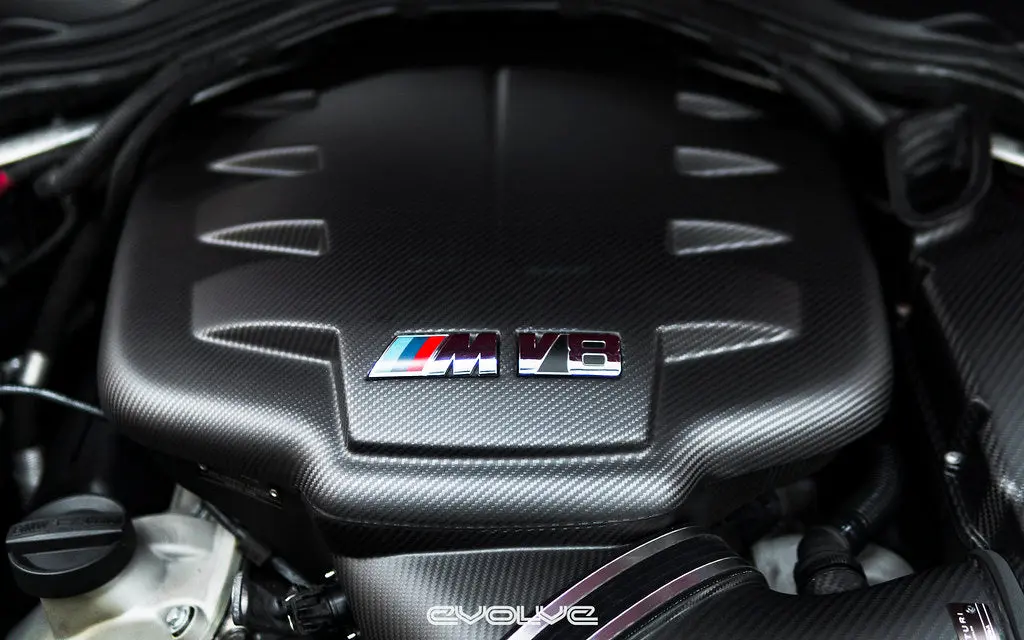 Eventuri Bmw E9x M3 (S65) Black Carbon Inlet Plenum - Matte 1