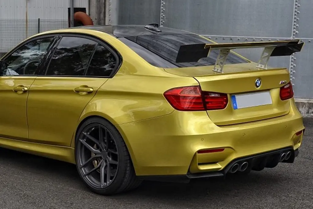 Karbonius F8x M3 / M4 Carbon Rear Wing - Stage 1 1