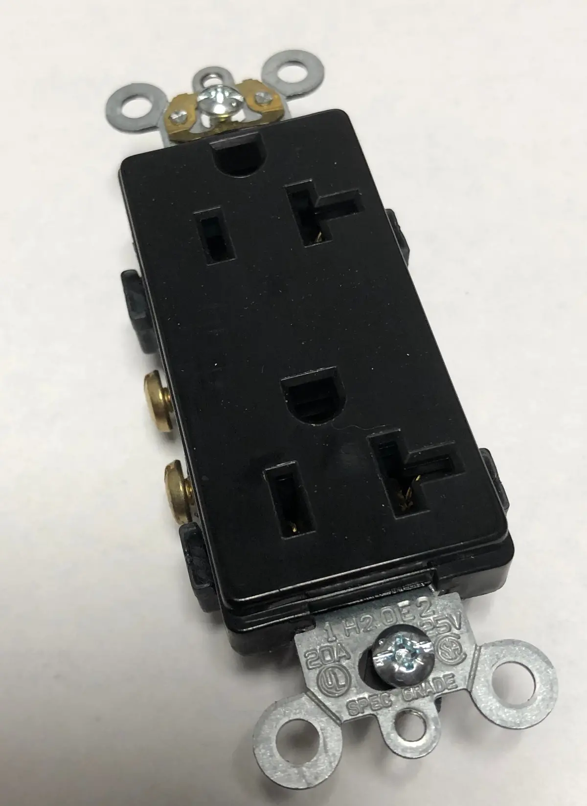 G071412  Socket Dplx 125V-20A Nema 5-20  Pramac 1