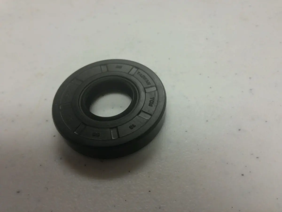 9008000-0128 Lip Seal Hydrogear Bx2/Wh3 1