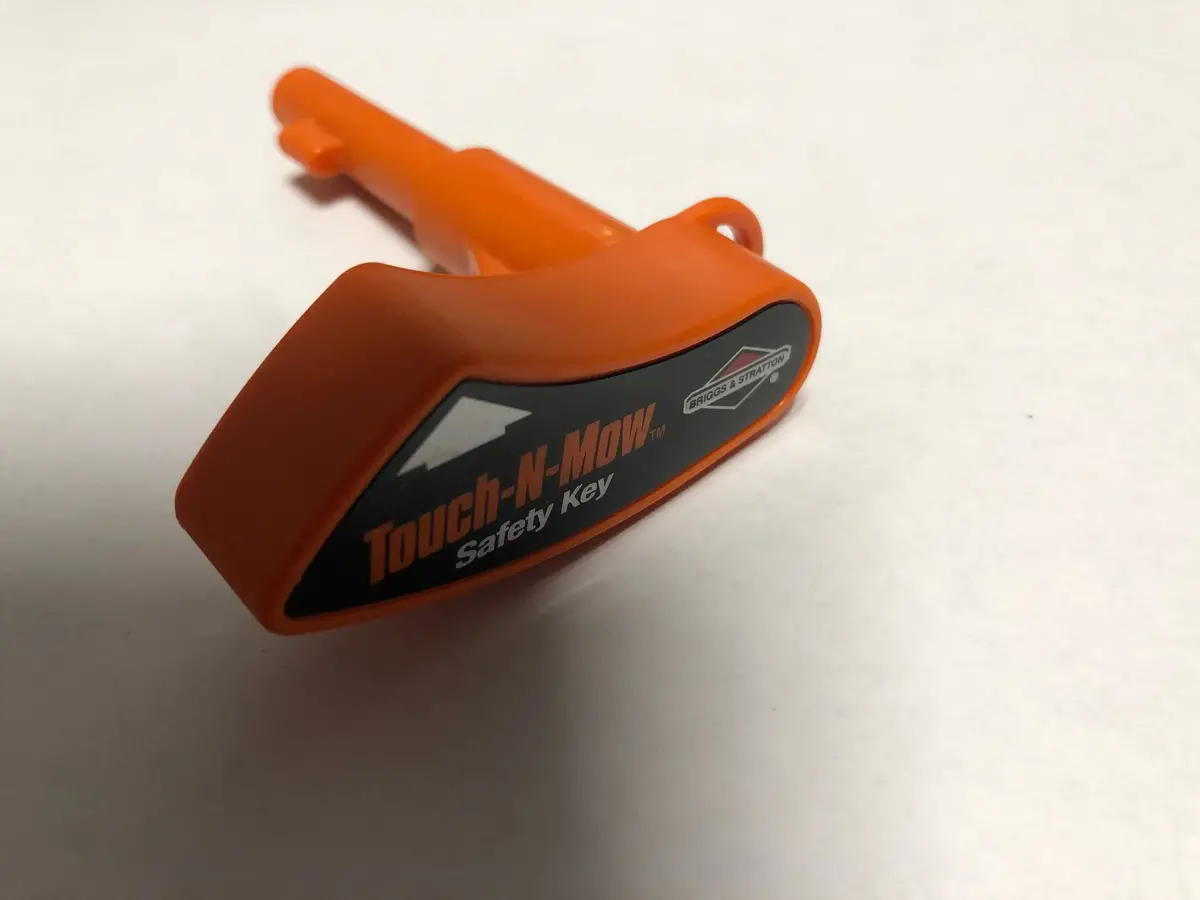 695951 Key Touch-N-Mow Briggs And Stratton 1