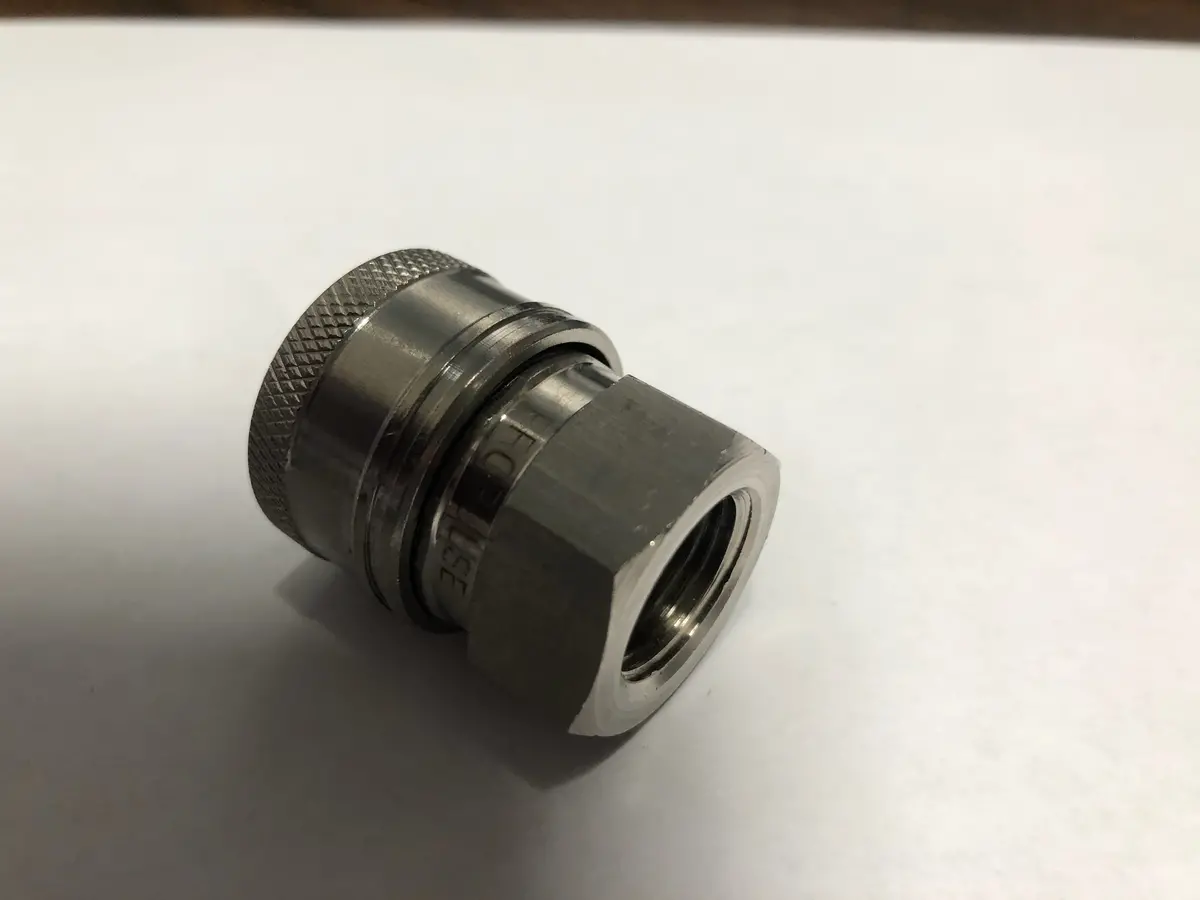 777722  Coupler, 3/8" F Npt, Ss  Northstar 1