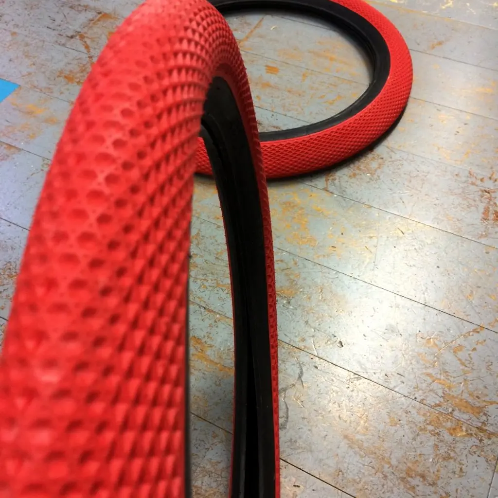 Cult - Vans Tire Red With Black Sidewall 2.35 1