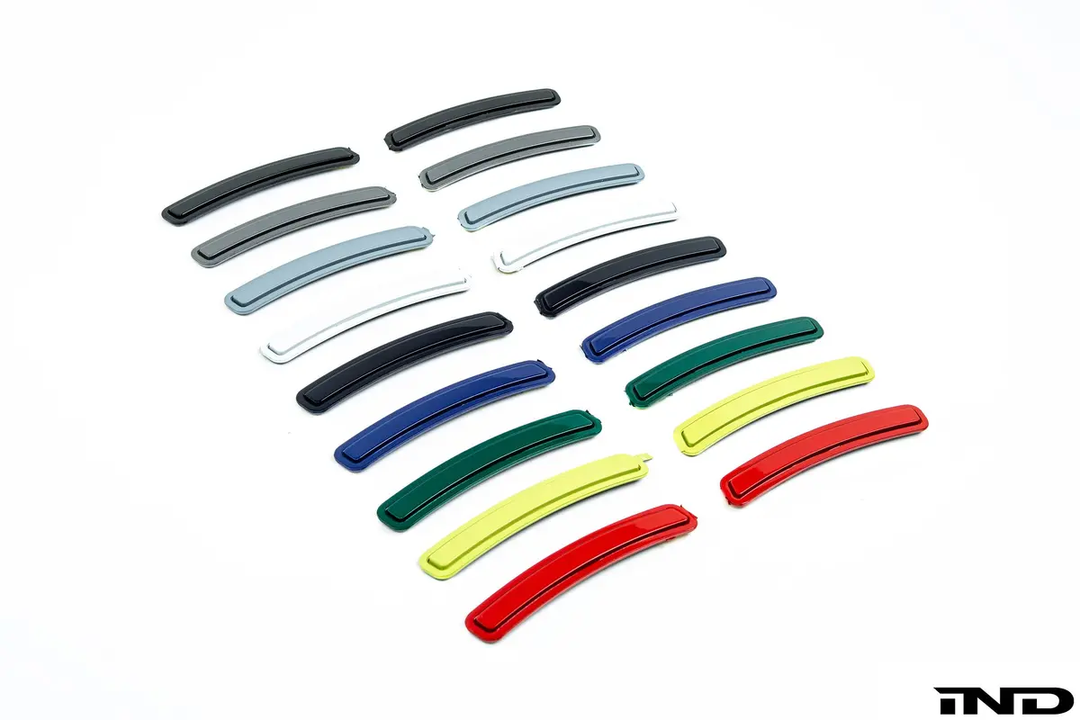 Ind G8x M3 / M4 Painted Front Reflector Set 1