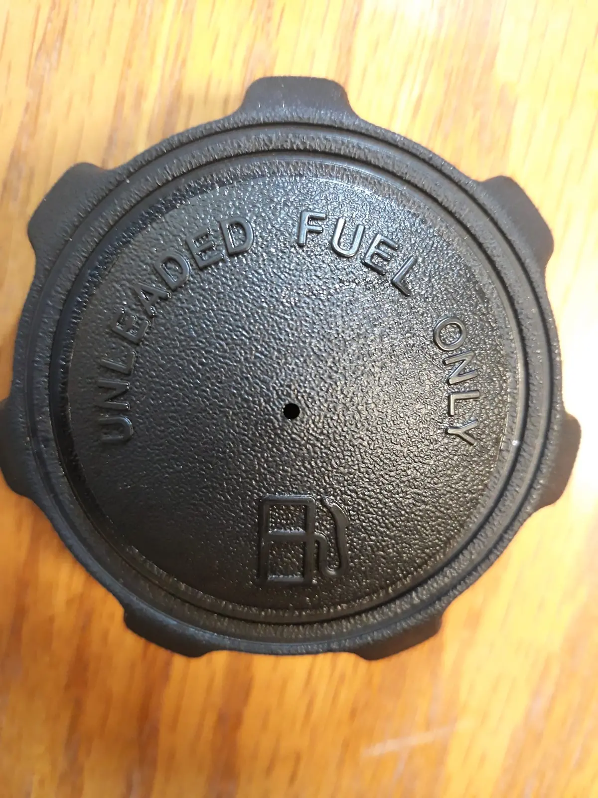 Aope-22014 Fuel Cap Comfort Grip Unleaded Fuel Only 2 Shown Sold Each Fm225 1