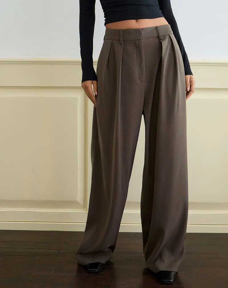 Nala Wide Pleat Trouser In Tailoring Truffle 1