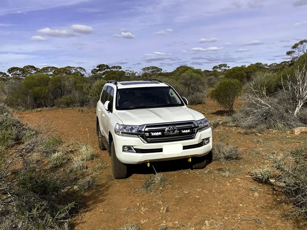 Toyota Land Cruiser 200 Series Grille Kit 1