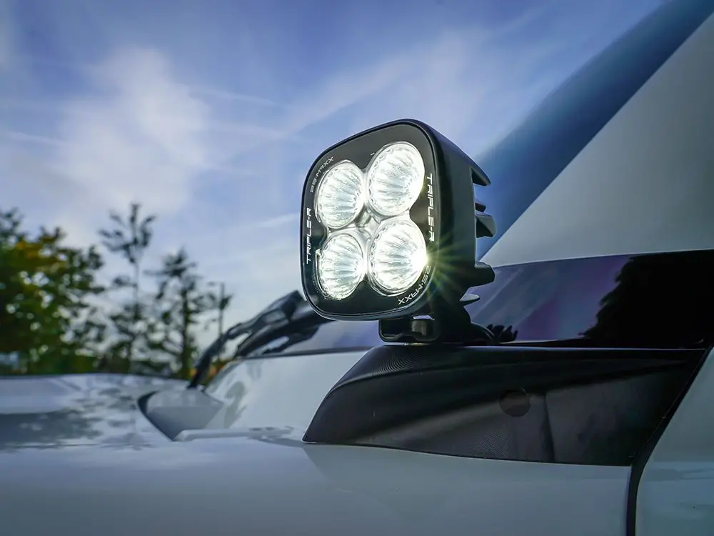 Land Rover Defender (2020+) - A-Pillar Mounting Kit 1